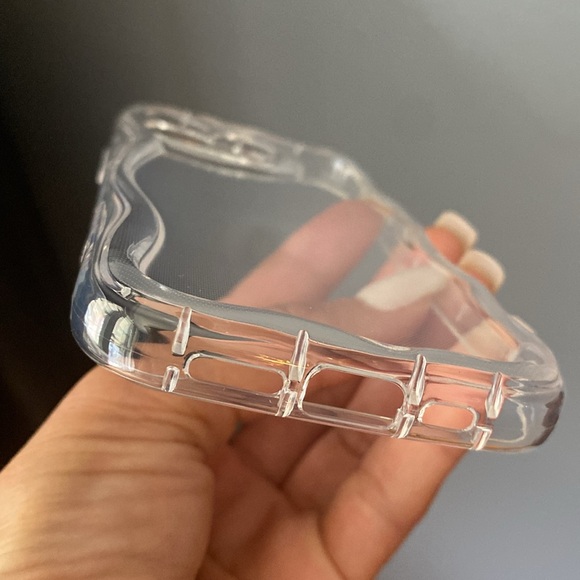 iPhone 15 pro flexible clear case - Picture 5 of 6